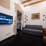 Conte House - 2 Апартаменты *