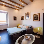 Conte House - 2 Апартаменты *