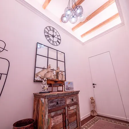 Conte House - 2 *