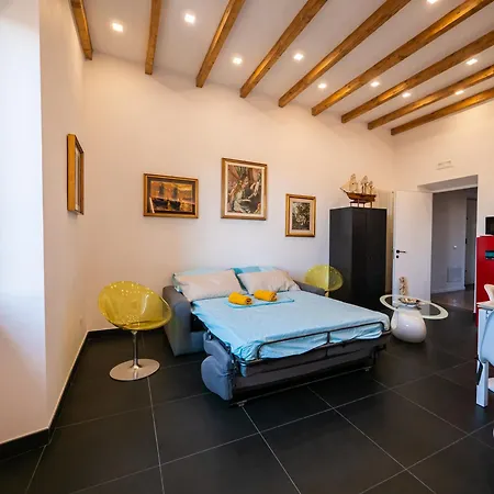Conte House - 2 *